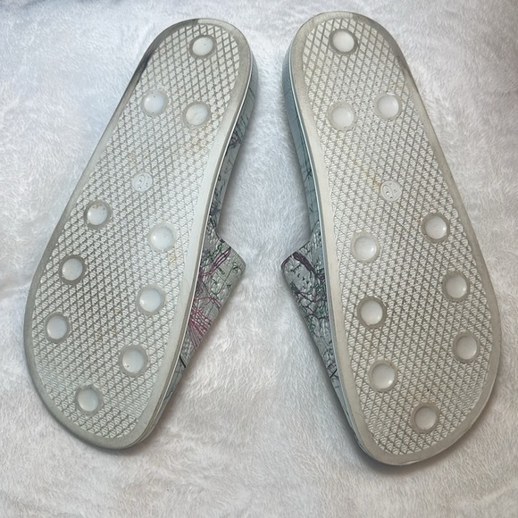 2016 Limited Collab Adidas Slides - Picture 3 of 3